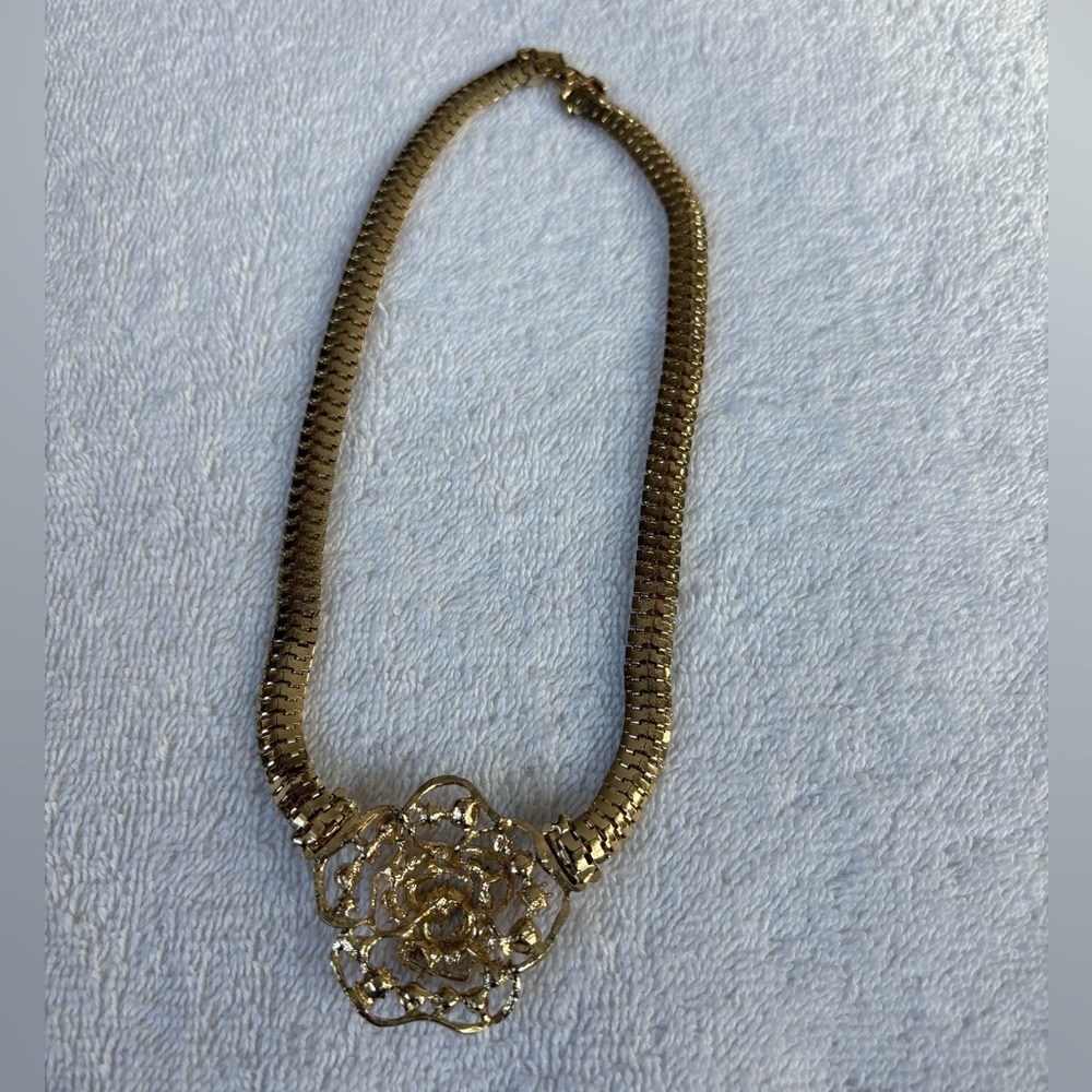 Vintage Gold Tone Statement Necklace Multi Color Rhinestone Rose Flower Collar - Picture 7 of 9